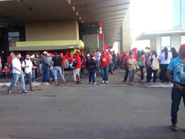 Grupo reivindica reunião com a diretoria do instituto para tratar da reforma agrária e de políticas sociais