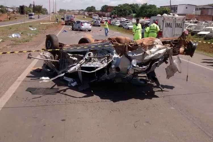 Uma motorista morreu e os outros dois condutores envolvidos ficaram levemente feridos