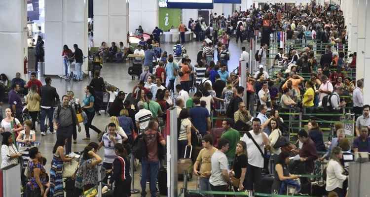 Somente o aeroporto estima receber aproximadamente 212 mil passageiros no período