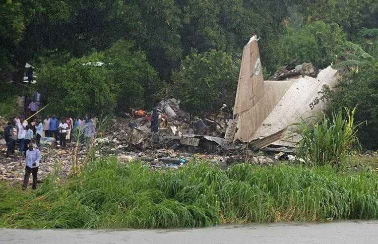 Segundo a assessora da Cruz Vermelha, todas as vítimas estavam a bordo da aeronave e nenhuma pessoa no chão foi ferida