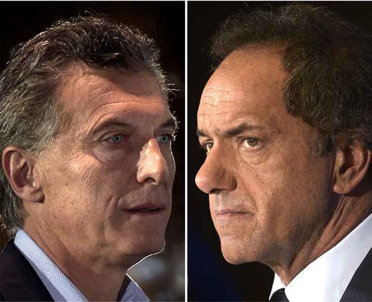 Scioli (E) e Macri (D), buscam, de todas as formas, votos dos argentinos indecisos