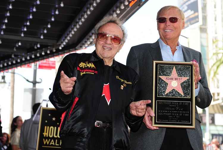 George Barris (E) criador do Batmóvel e Adam West (E) o lendário Batman da série de TV dos anos 60