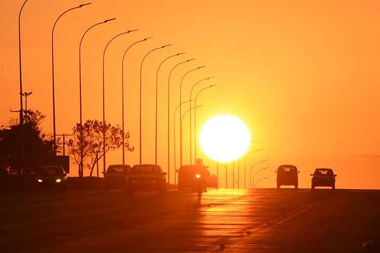 Amanhecer no Eixo Monumental