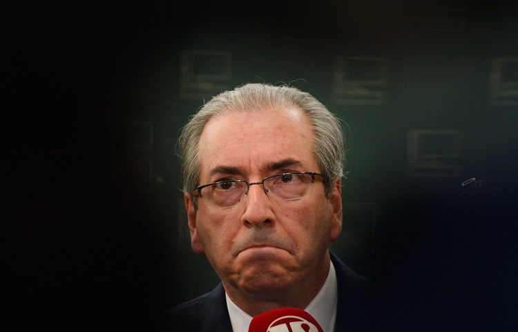 Projeto de Eduardo Cunha aponta 'interesses super capitalistas' pró aborto