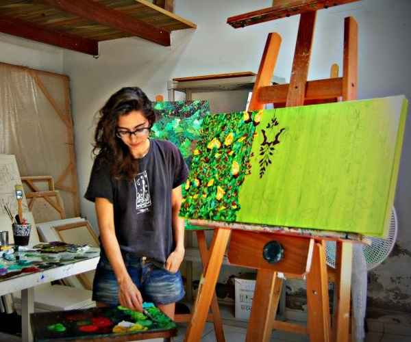 Carolina Vecchio passou a pintar a natureza após ouvir canto de pássaro raro