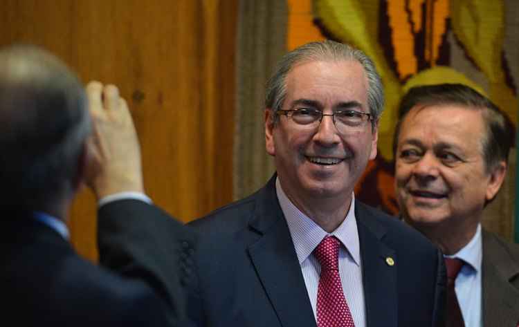 13 partidos agora estão ao lado de Cunha