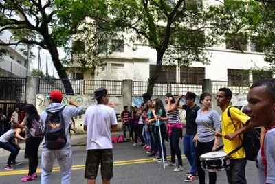 Estudantes ocupam a Escola Estadual Godofredo Furtado, em Pinheiros, São Paulo, em protesto contra a reorganização dos ciclos de ensino