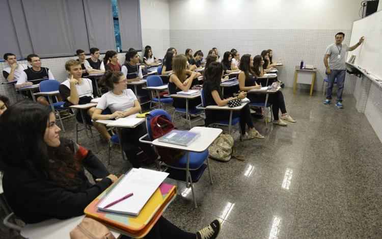 Estudantes do 3ª ano entram na reta final da terceira etapa do exame: atenção ao noticiário mundial