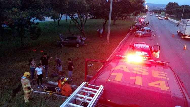 Os quatro veículos se envolveram neste episódio ao passar pela Epia, na noite deste domingo