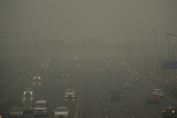 No segundo dia de cúpula, Pequim amanheceu sob densa neblina de poluição