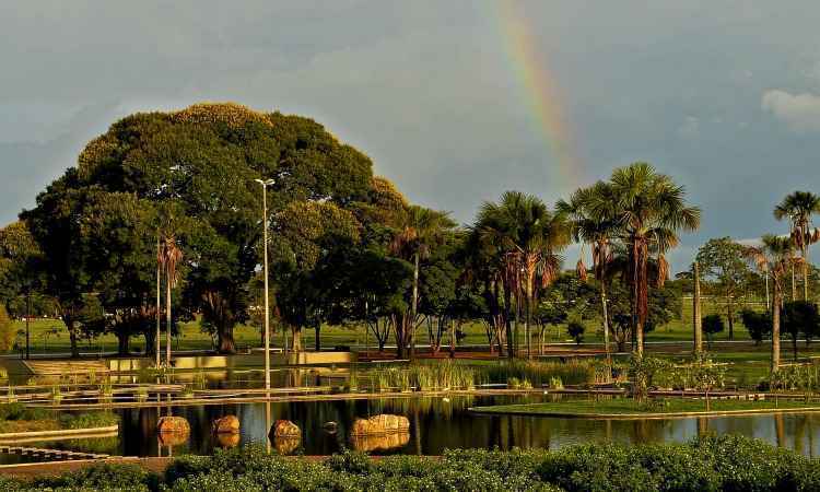 Mesmo com chuva, calor continua nesta sexta-feira