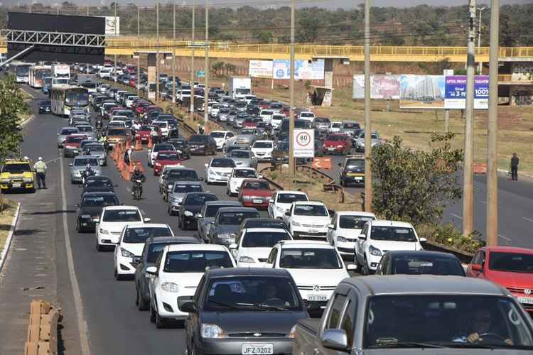 Mesmo quando trabalha próximo de casa, a maioria das pessoas prefere ir dirigindo