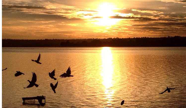 Sol entre nuvens: tempo instável durante o fim de semana