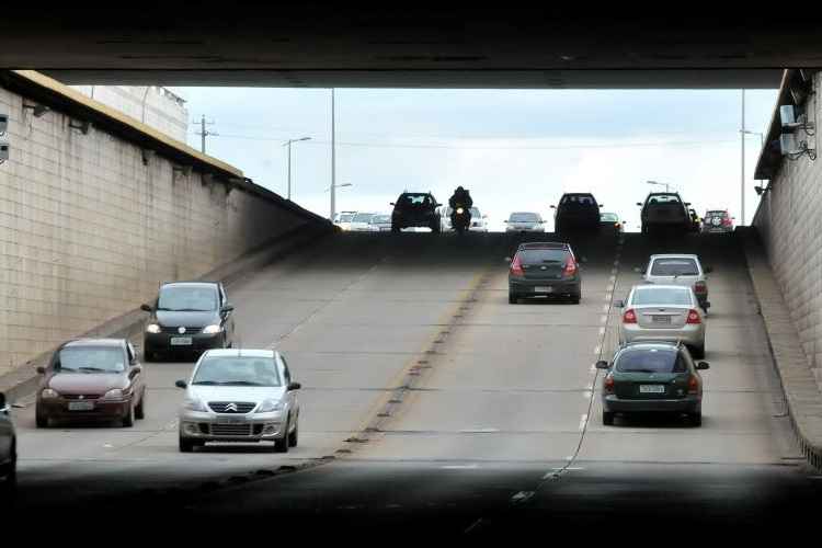 O bloqueio do buraco do tatu tem relação com a manutenção da pista e os trabalhos da operação tapa-buraco