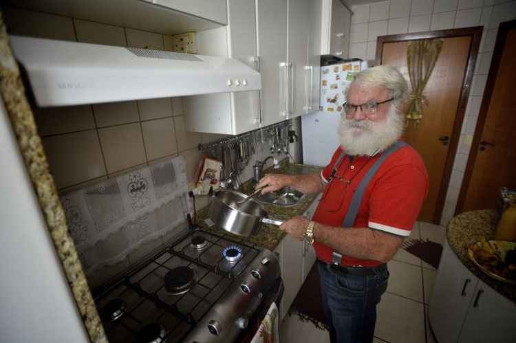 José Antônio Ataíde Silva, 71 anos, fez curso de gastronomia em Nova York