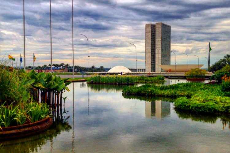 Previsão é de pancadas de chuva e trovoadas em áreas isoladas