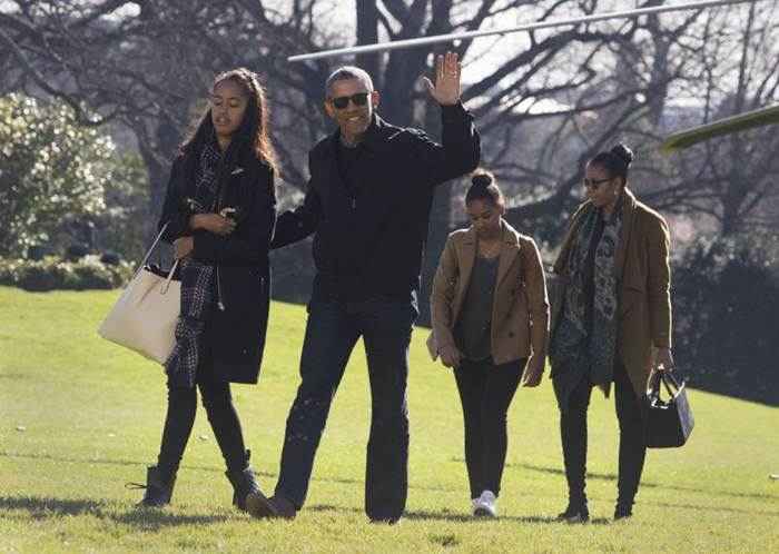 Após retorno das férias com a família neste domingo (03/01), presidente Obama discute controle de armas nos EUA