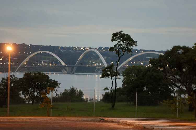 A semana deve ser de céu encoberto com chuvisco pelo menos até quarta-feira (6/1)