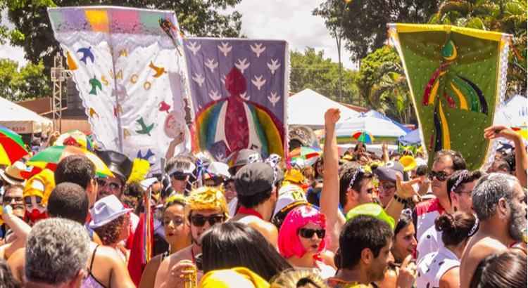 Após 10 anos de festa no Cruzeiro, o bloco vai se apresentar no Eixo Monumental, em frente à Funarte. Mudança foi motivada, principalmente, pela reclamação de moradores