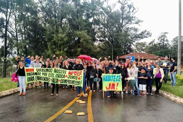 Grupo acusa o GDF de protelar a emissão de habite-se do condomínio