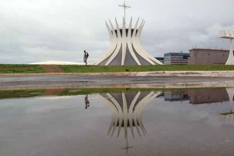 Chuva deve continuar durante todo o dia nesta quarta-feira