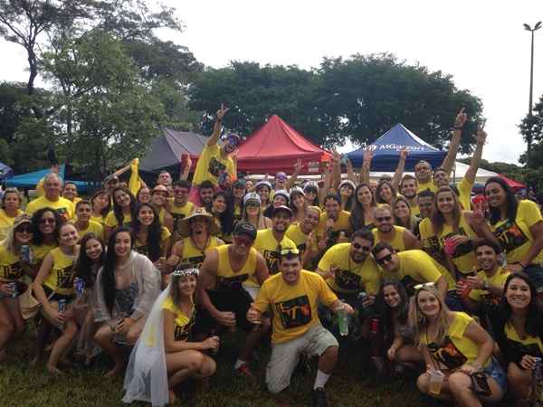 No Cruzeiro, o bloco dissidente também fez a festa e não se incomodou com a chuva