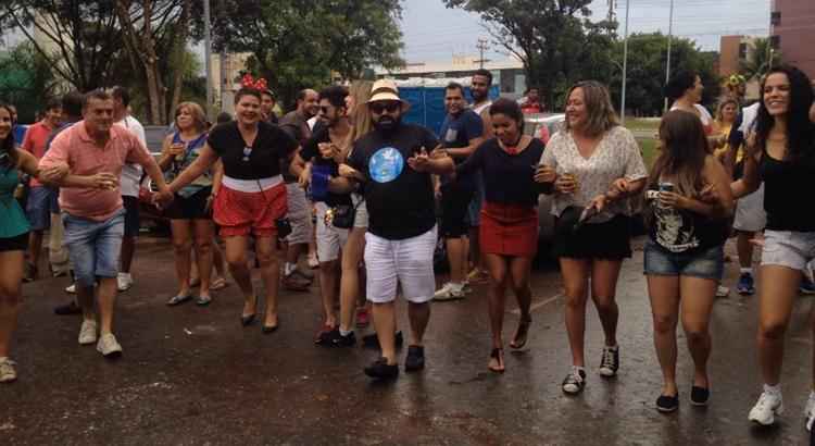 No Cruzeiro, o bloco dissidente também fez a festa e não se incomodou com a chuva