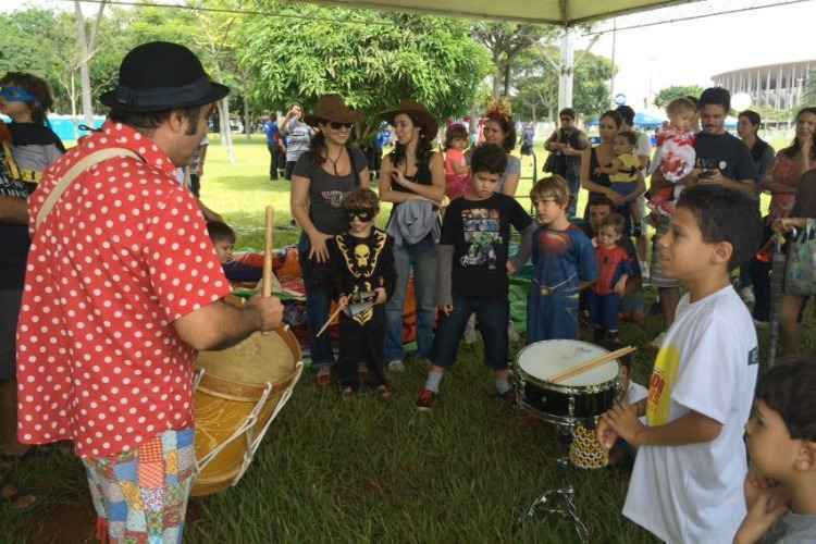 Em seu 10º desfile, a tradicional festa trocou de local, passando do Cruzeiro para a área central da cidade