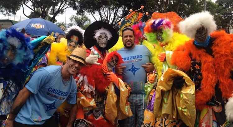 Bloco sairá no Eixo Monumental. Grupo dissidente protesta no Cruzeiro