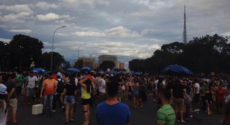 Bloco sairá no Eixo Monumental. Grupo dissidente protesta no Cruzeiro