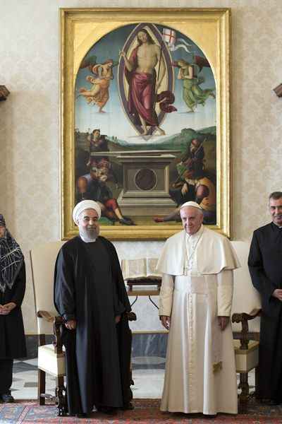 O Vaticano elogiou o tom mais moderado do Irã desde a eleição de Rohani e saudou o acordo com as grandes potências sobre o programa nuclear iraniano