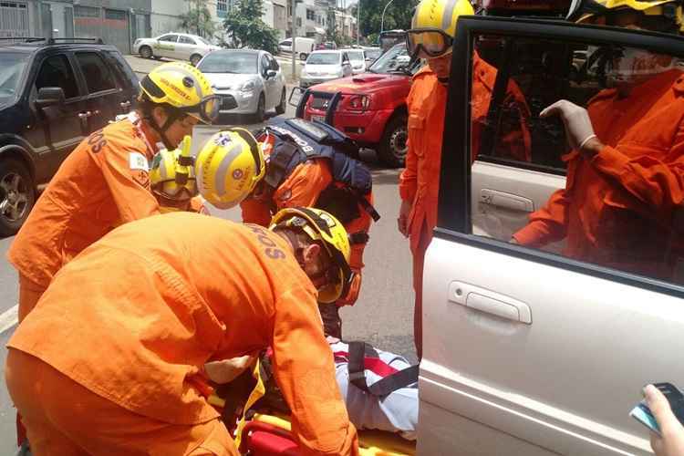 Orientada, a idosa conversou com os militares durante todo o socorro