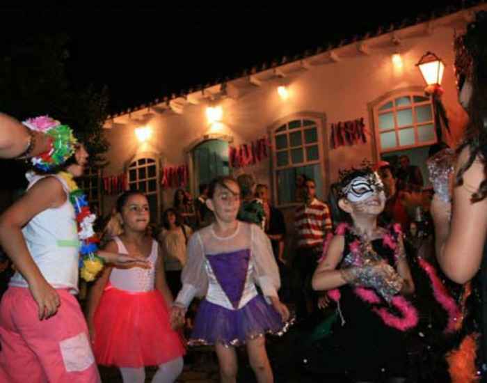 Prefeitura consegue derrubar liminar pedida por moradores da Rua Direita, onde tradicionalmente acontece uma festa pública animada por uma banda que só toca marchinhas