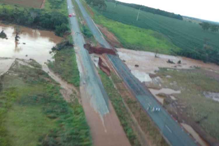 Rodovia está interditada por pelo menos 20 dias