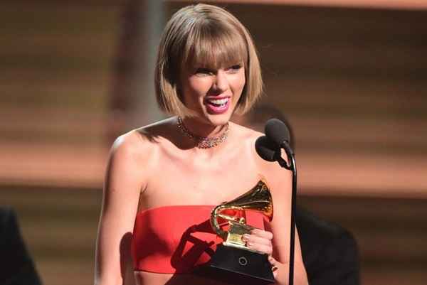 A cantora Taylor Swift doou o equivalente a 1 milhão de reais à Kesha