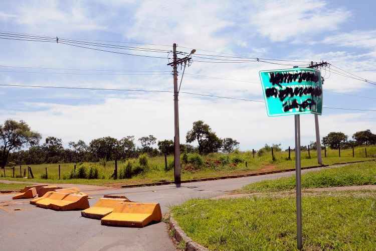 A administração do Parque alega que problemas financeiros e o período de chuvas foram a razão da demora