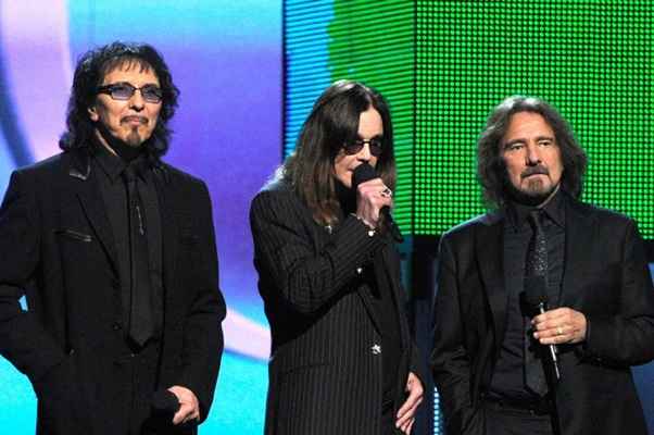 Tony Iommi, Ozzy Osbourne e Geezer Butler: em 2016, juntos no palco para pôr fim à história do grupo britânico, considerado o principal pilar do heavy metal