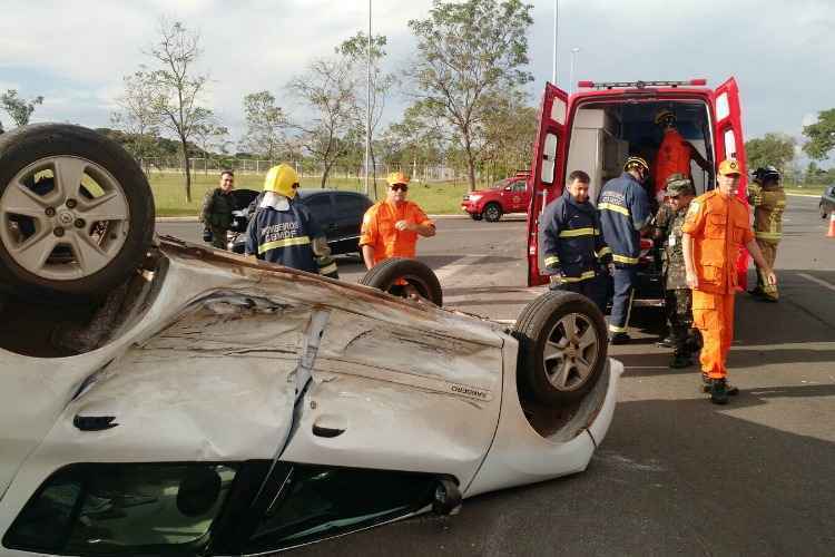 Uma vítima, grávida de oito meses, foi levada para o Hospital de Base de Brasília