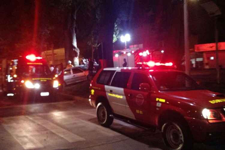 Quando equipes do Corpo de Bombeiros chegaram os motoristas dos dois veículos não estavam mais no local