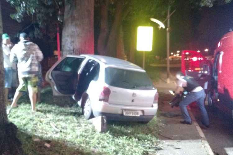 Os passageiros dos carros permaneceram no endereço, mas não precisaram ser encaminhados ao hospital. O acidente terminou só com danos materiais