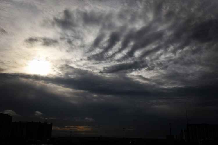 A temperatura mínima deste sábado (5/3) atingiu 18ºC. Para a tarde, os termômetros devem alcançar 28ºC, por volta de 16h