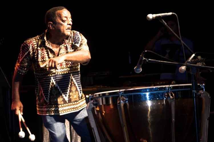 Naná Vasconcelos deixa momentos marcantes da música brasileira