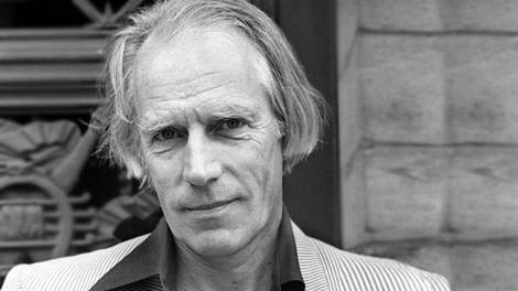 George Martin  produziu 53 singles número 1 no Reino Unido e nos EUA