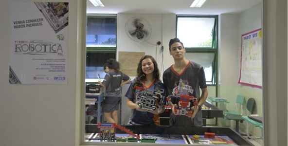 Marcela Lima, 14, e Gabriel da Costa,17, participam das equipes que vão representar o DF no torneio nacional