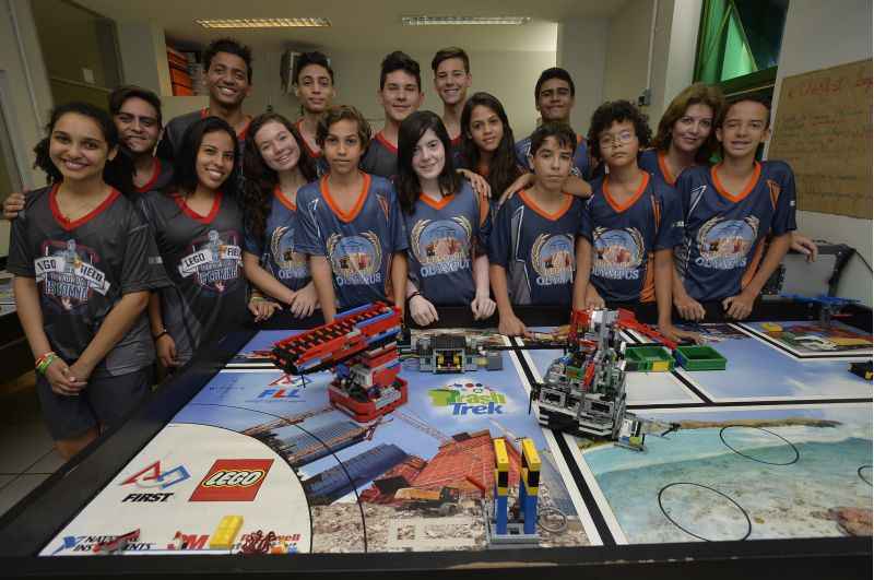 Membros das equipes Lego Field e Lego Olympus