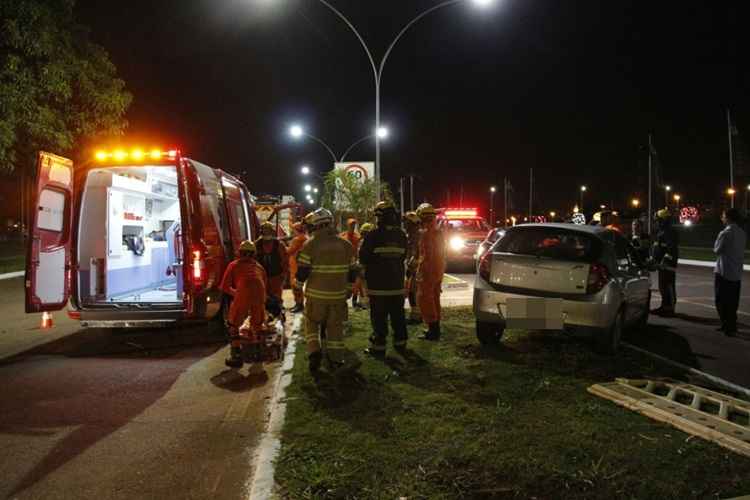 Apenas a motorista do J3 precisou de atendimento. Ela foi transportada ao Hospital de Base do Distrito Federal com leve trauma na cabeça