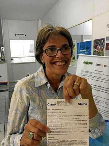 Márcia Godinho tenta, há quatro meses, resolver uma pendência de cobrança indevida