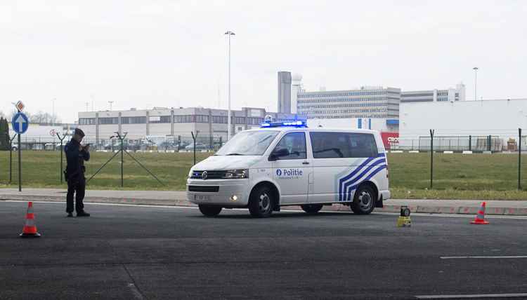 Policiais bloquearam rodovia que dá acesso ao aeroporto