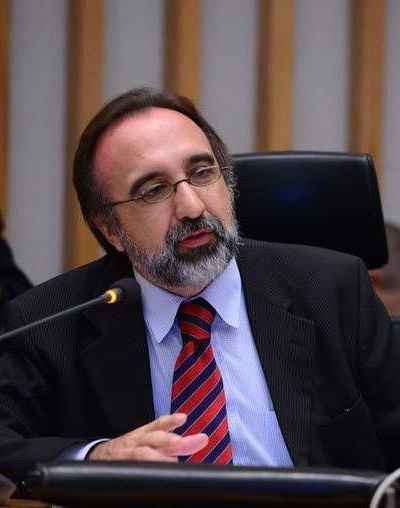 O diagnóstico do câncer veio em setembro do ano passado. Nos últimos dias, Chico ficou internado na unidade de tratamento intensivo (UTI) do Hospital Daher, no Lago Sul