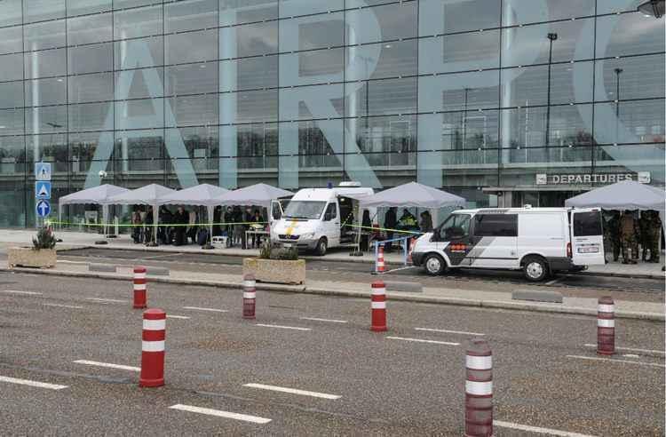 Anteriormente, o aeroporto de Bruxelas informou que esperava retomar os voos de carga hoje, mas nada foi confirmado até o momento